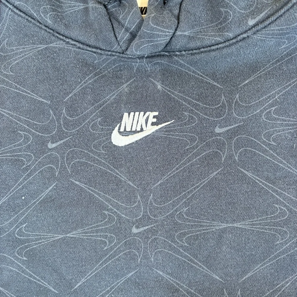 Nike sportswear club